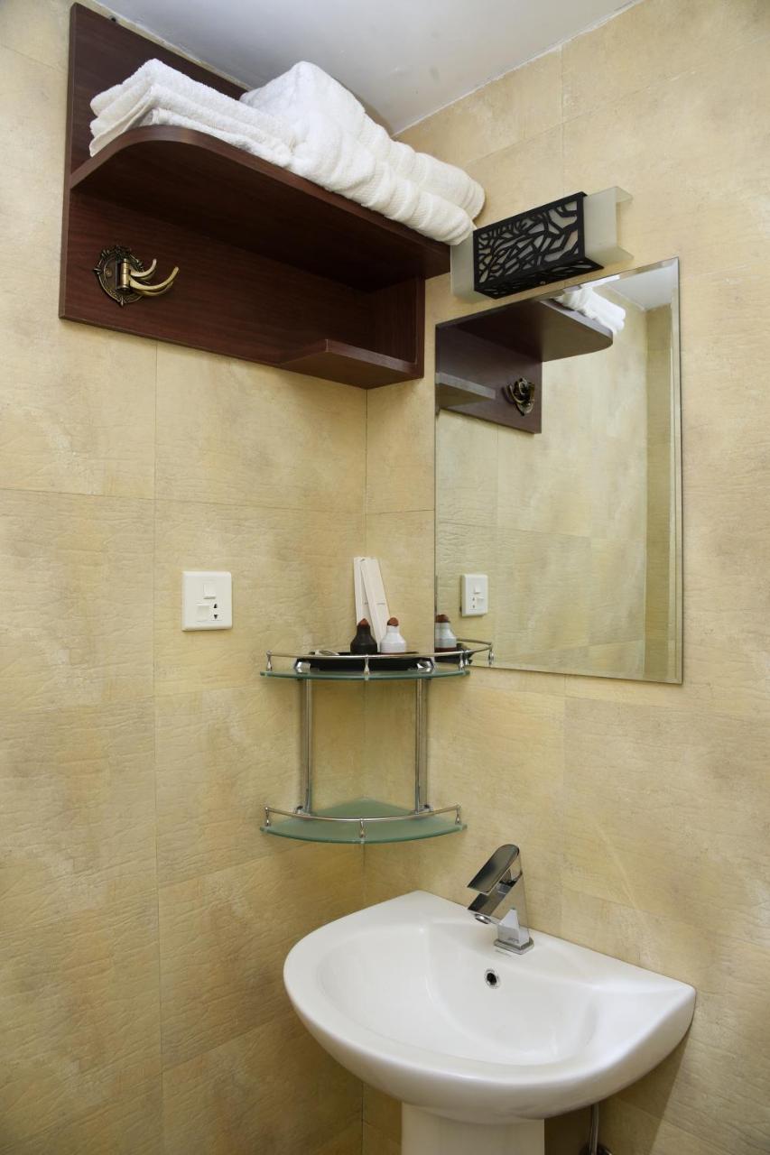 Hotel Ruza Nepal Катманду Экстерьер фото